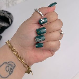 Glitter Skull || Press on nails